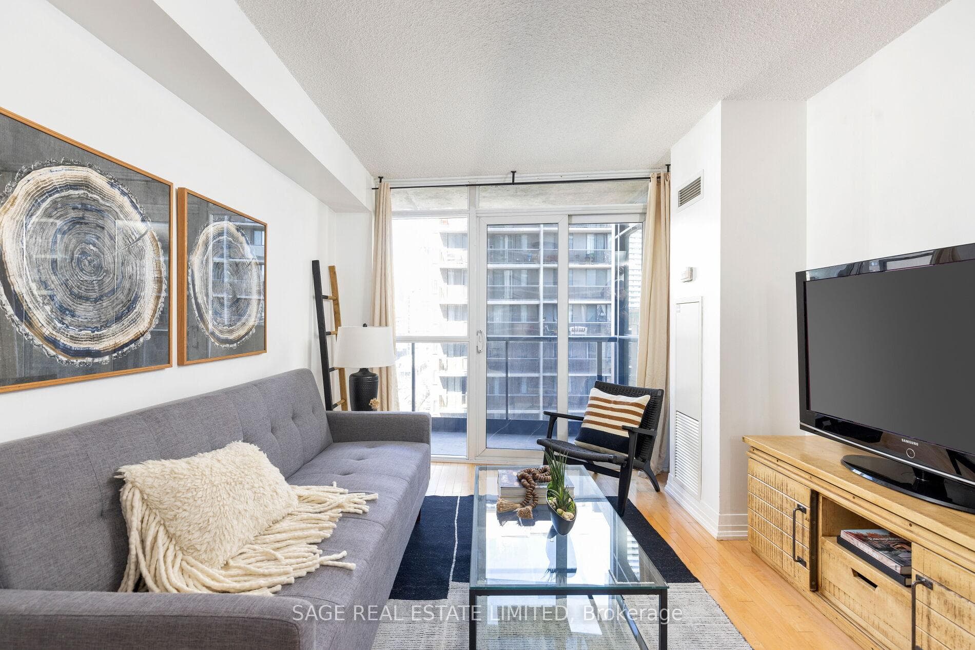 25 Carlton Street Unit 1308 photo 10