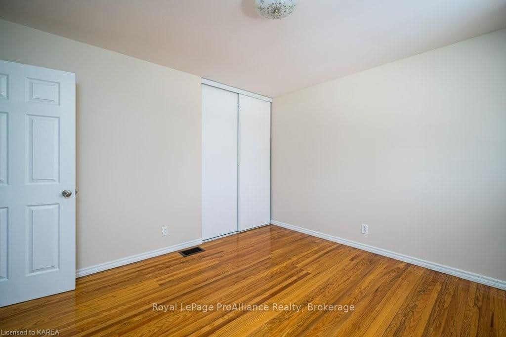 22 WOLFE Street photo 21