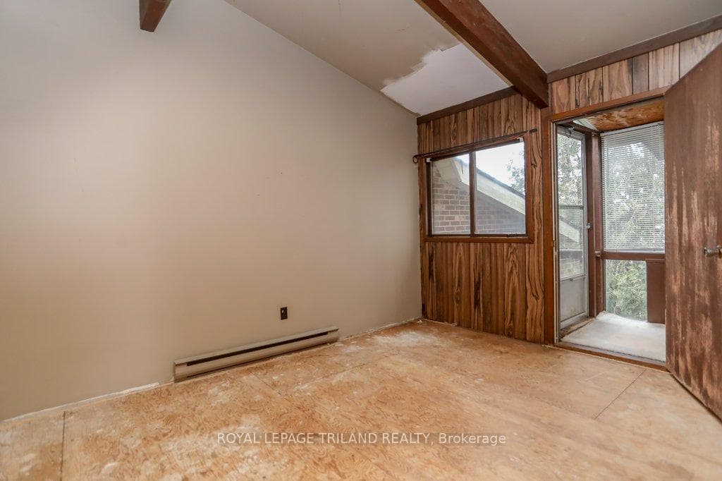 4578 PUTNAM Road photo 26