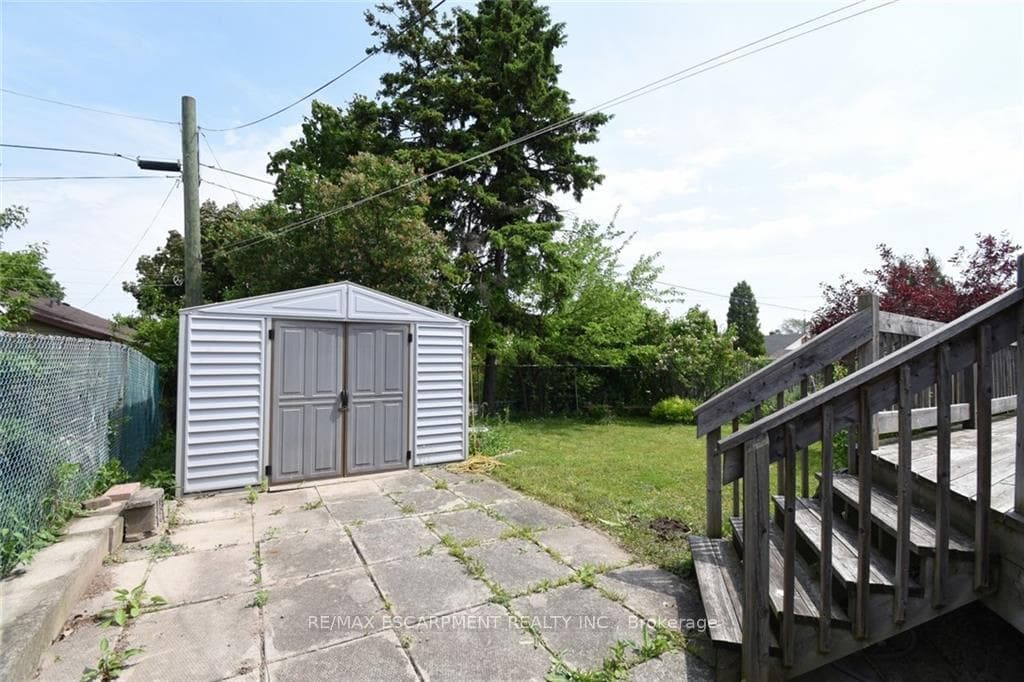 39 Seeley Avenue photo 33