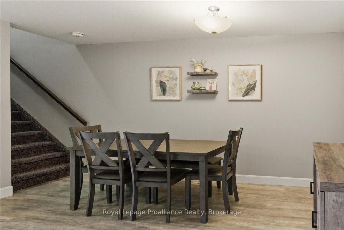 31 Dewal Place photo 5