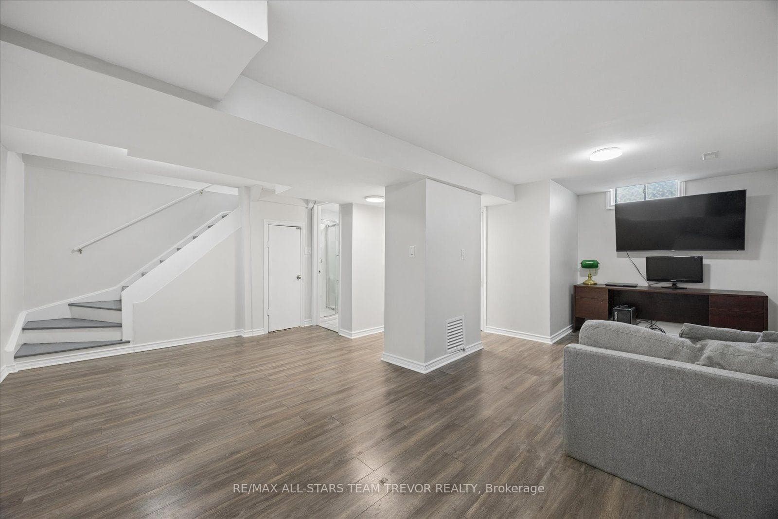 98 Carrick Avenue photo 24