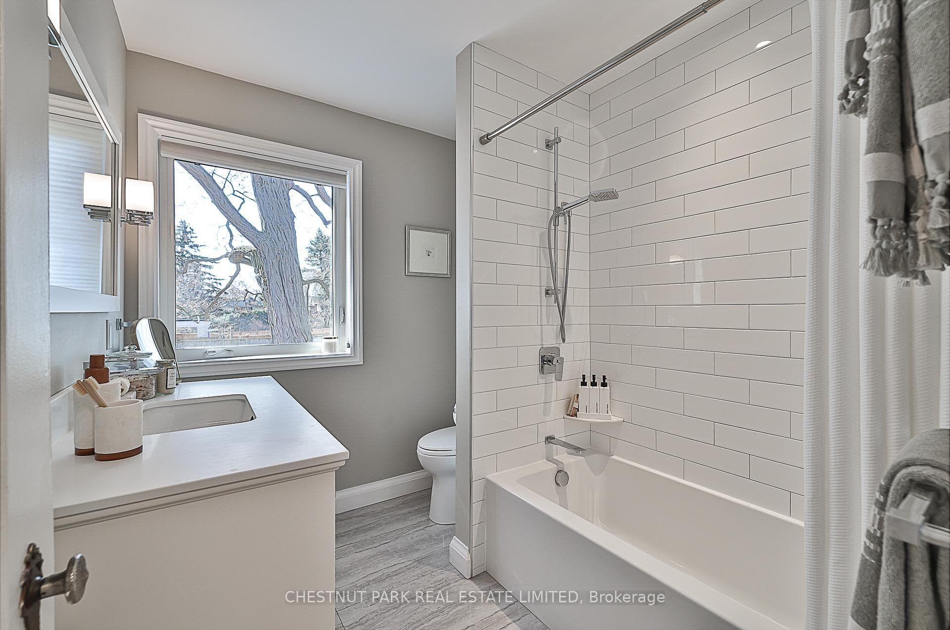 49 Glenvale Boulevard photo 26