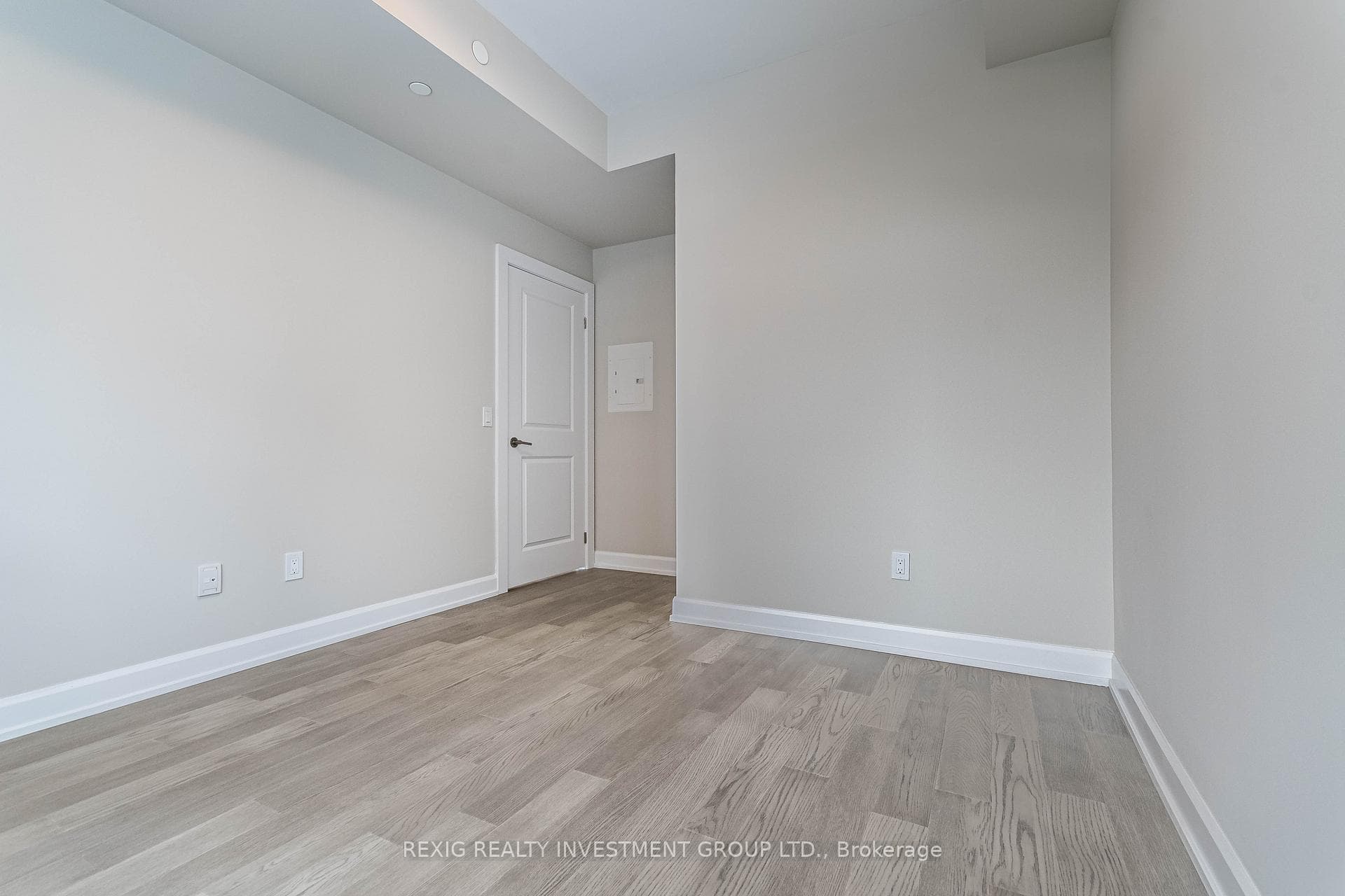 3220 William Coltson Avenue Unit 818 photo 12