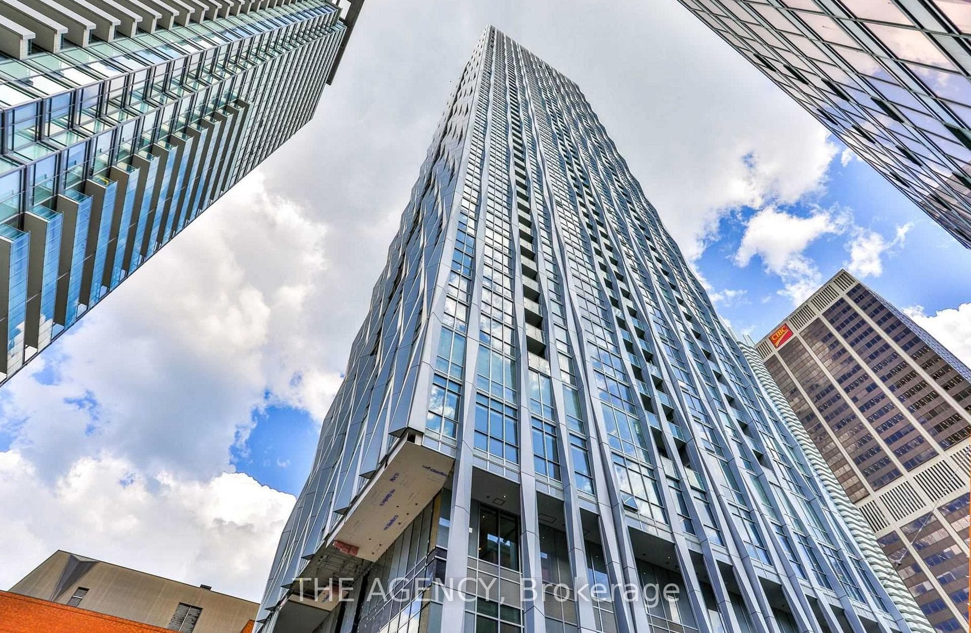 1 Yorkville Avenue Unit 711 photo 1