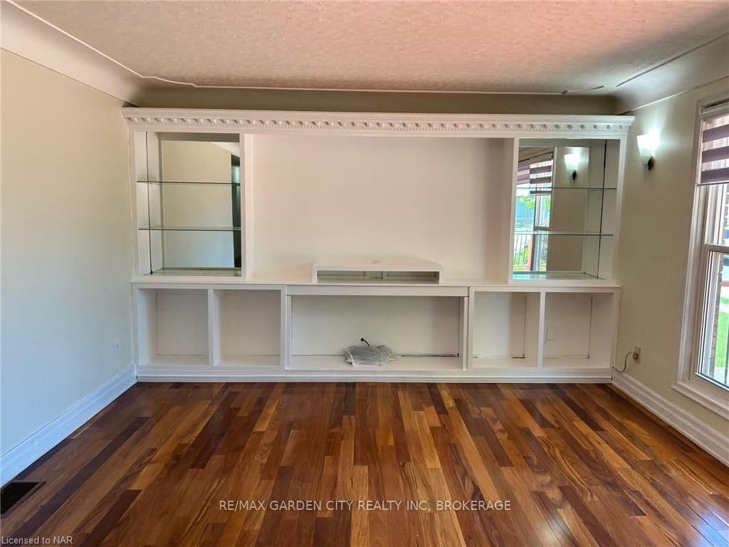834 DAVID Street Unit UPPER photo 7