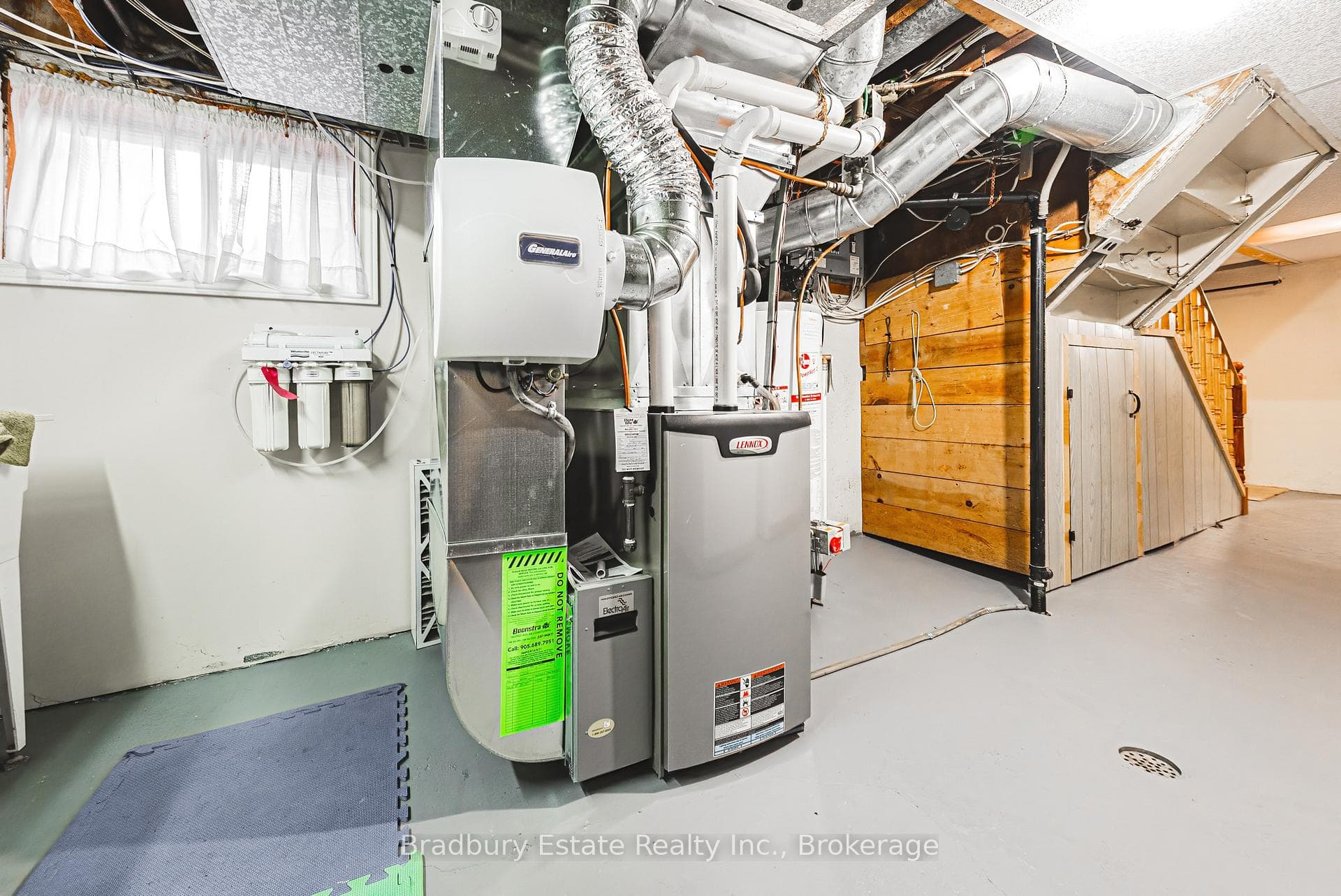 Hi-Eff Furnace, A/C, Electic Air Cleaner ('19)