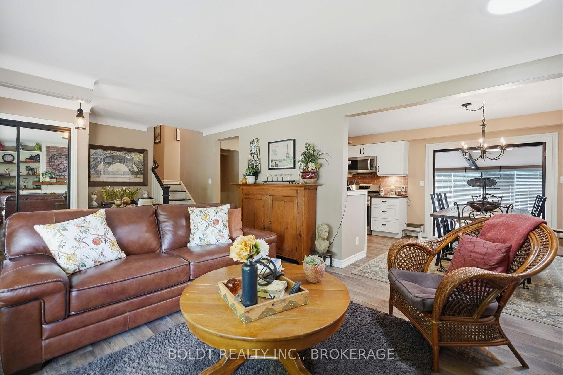 18 Prince Charles Drive photo 11