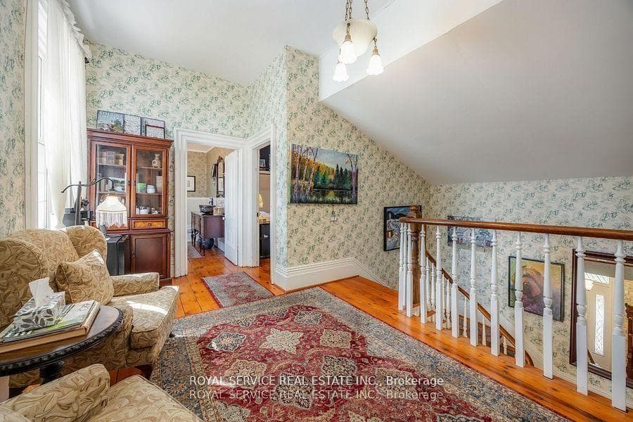 60 King Street photo 15