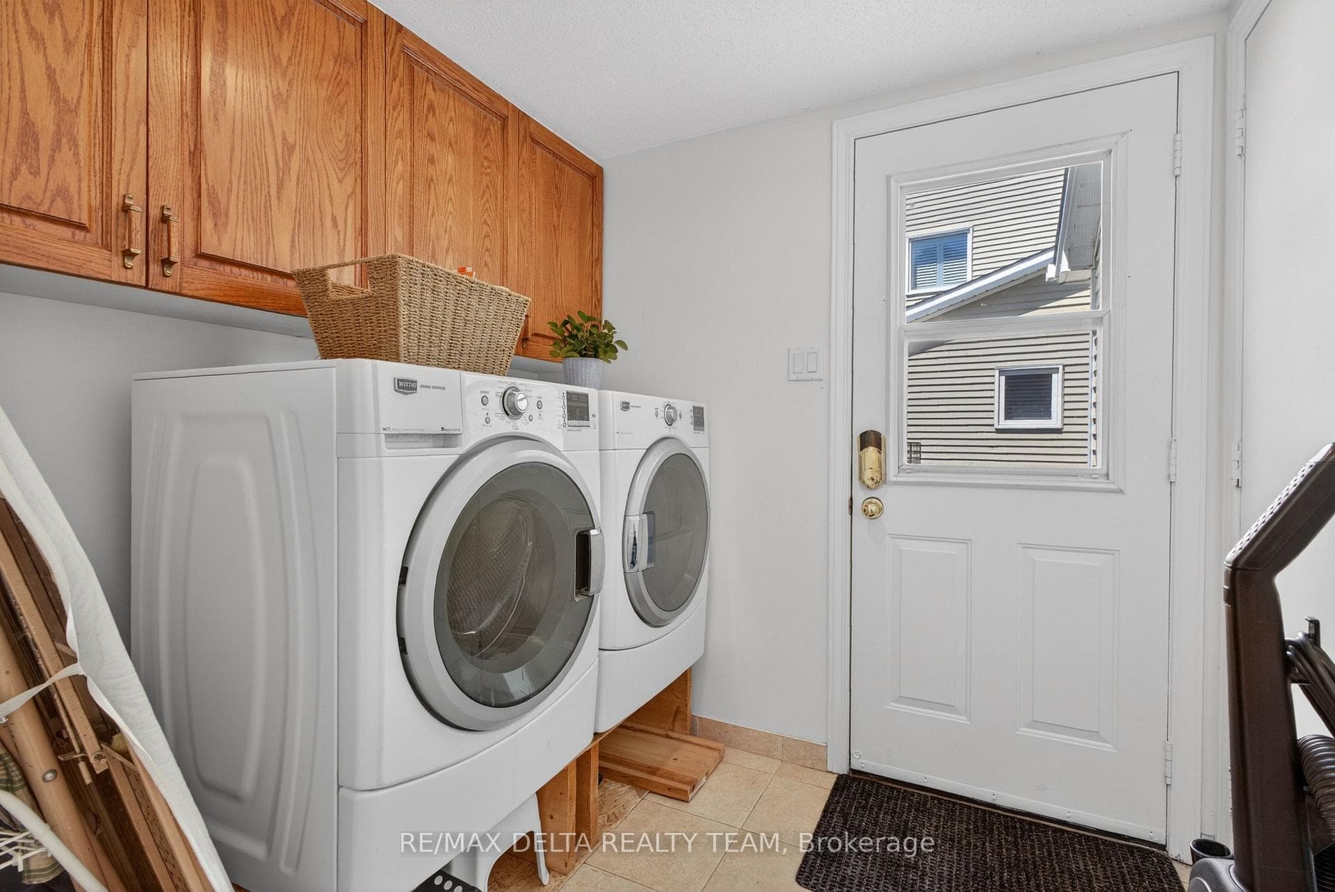 664 Thicket Way photo 15