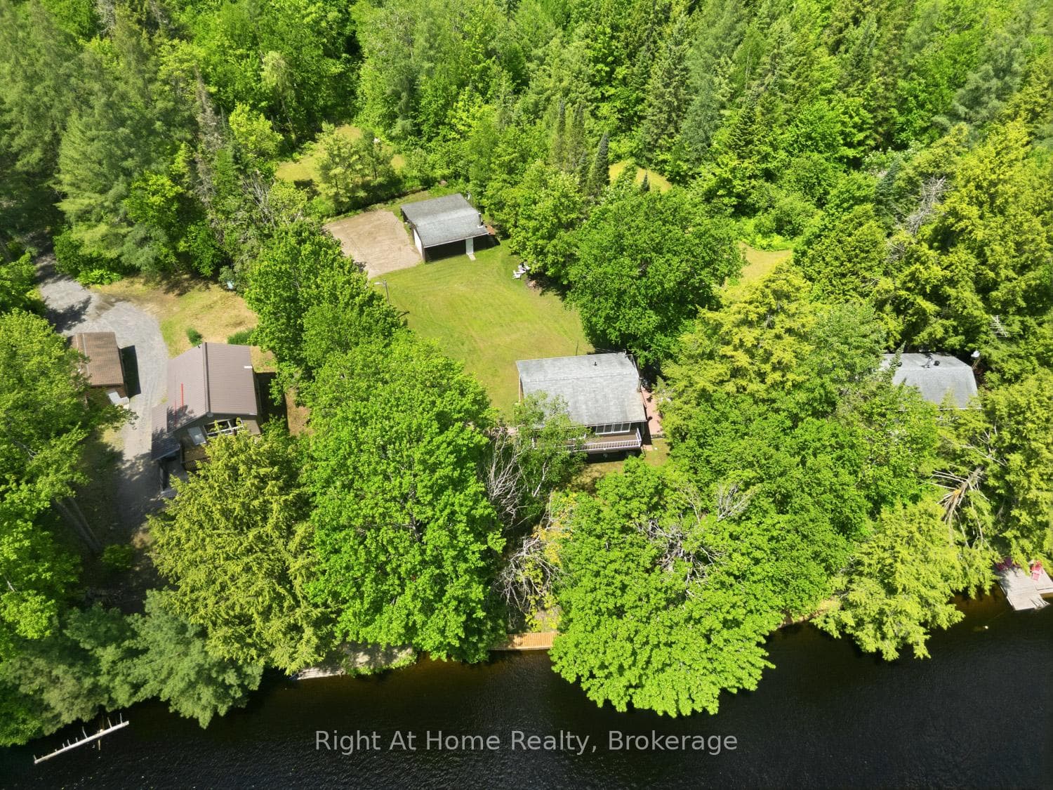 1074 Holiday Park Drive photo 9
