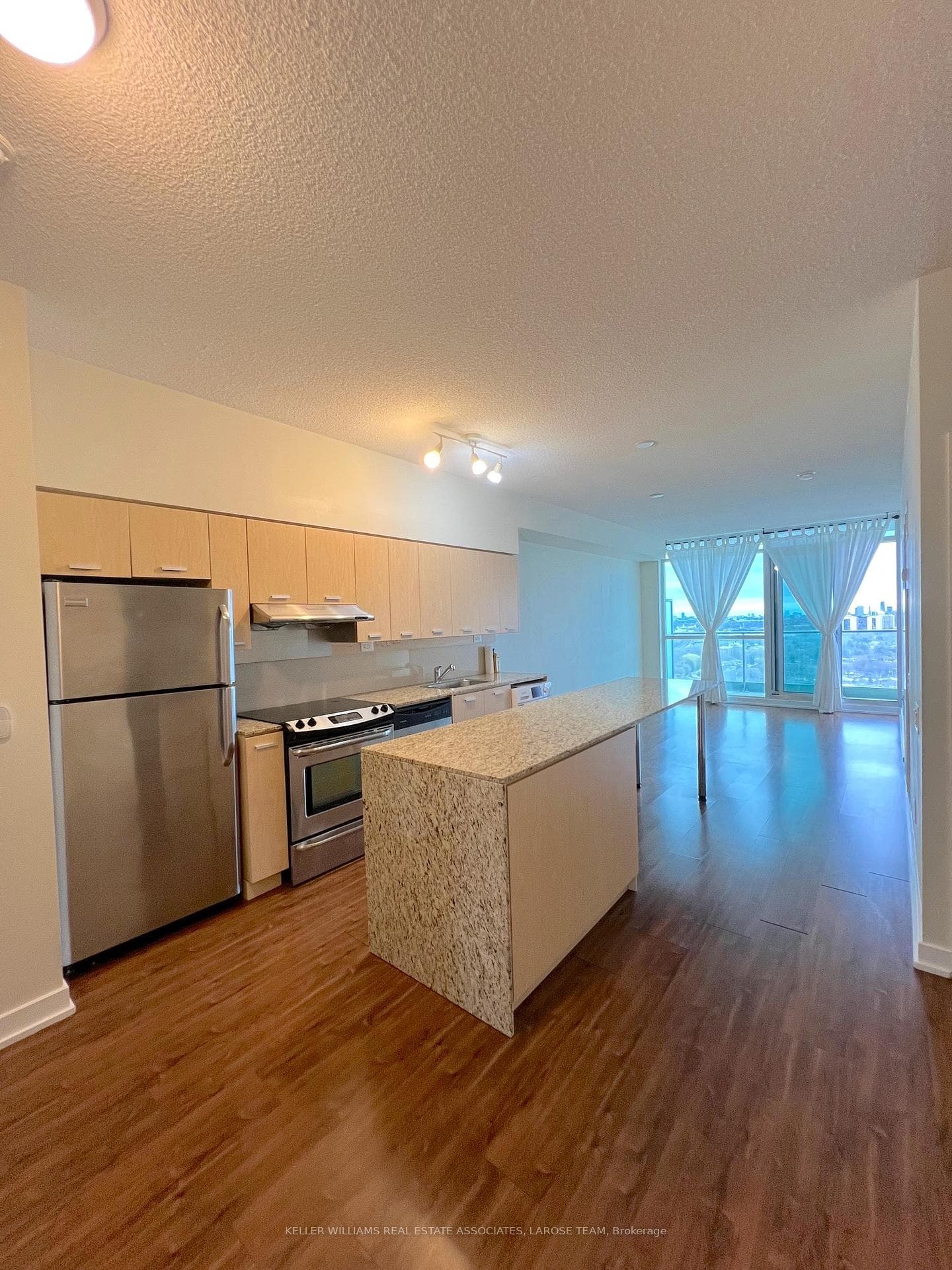29 Singer Court Unit 2815 photo 4