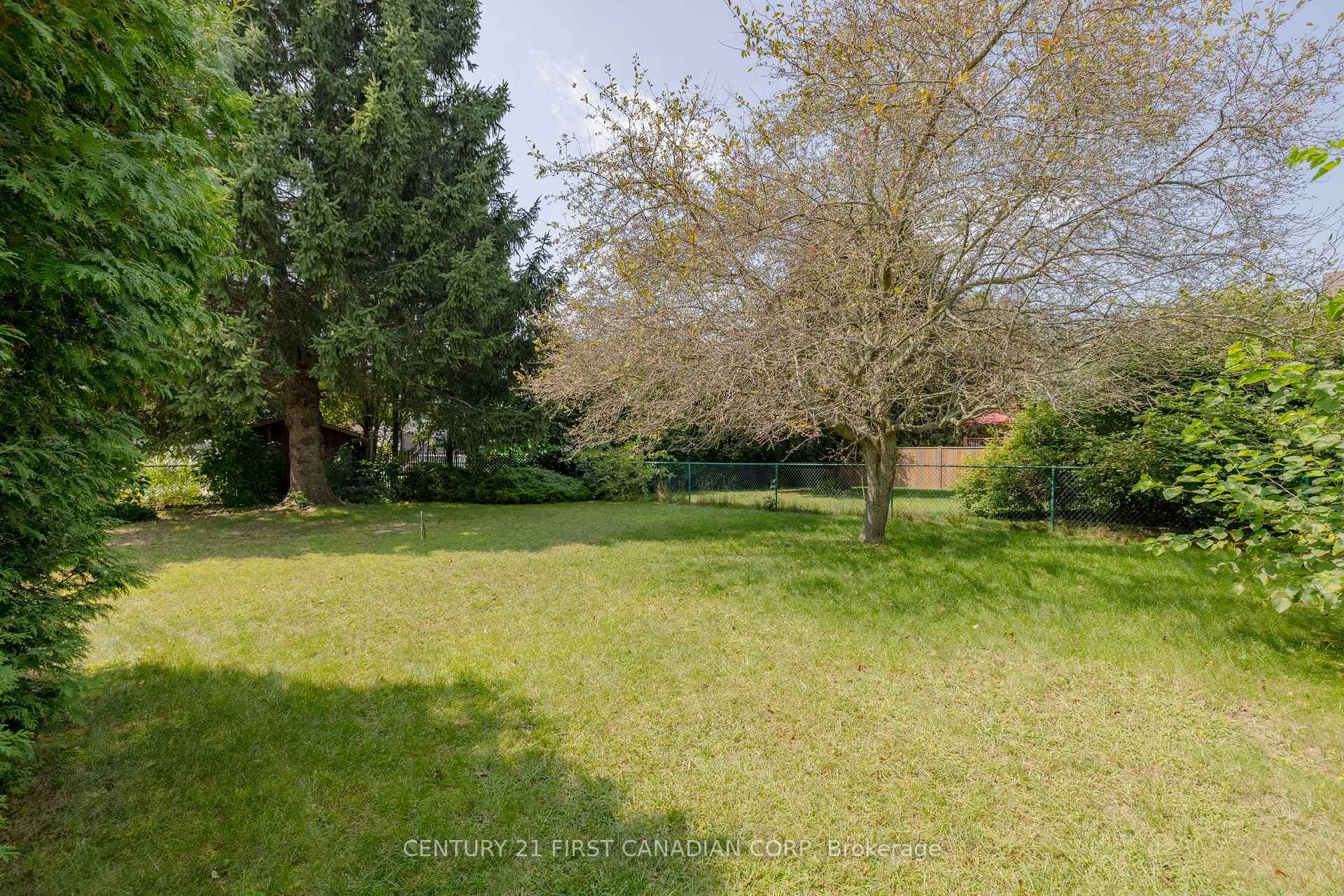 90 Bradley Avenue photo 28
