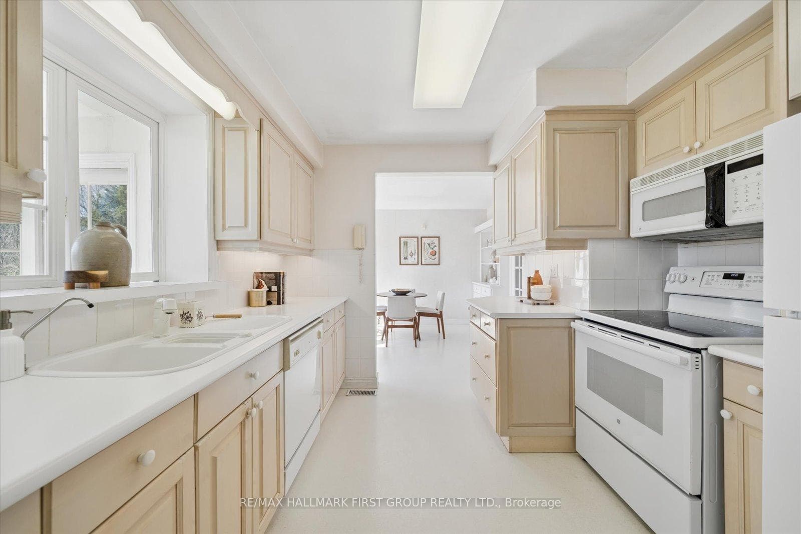525 Myrtle Road photo 15