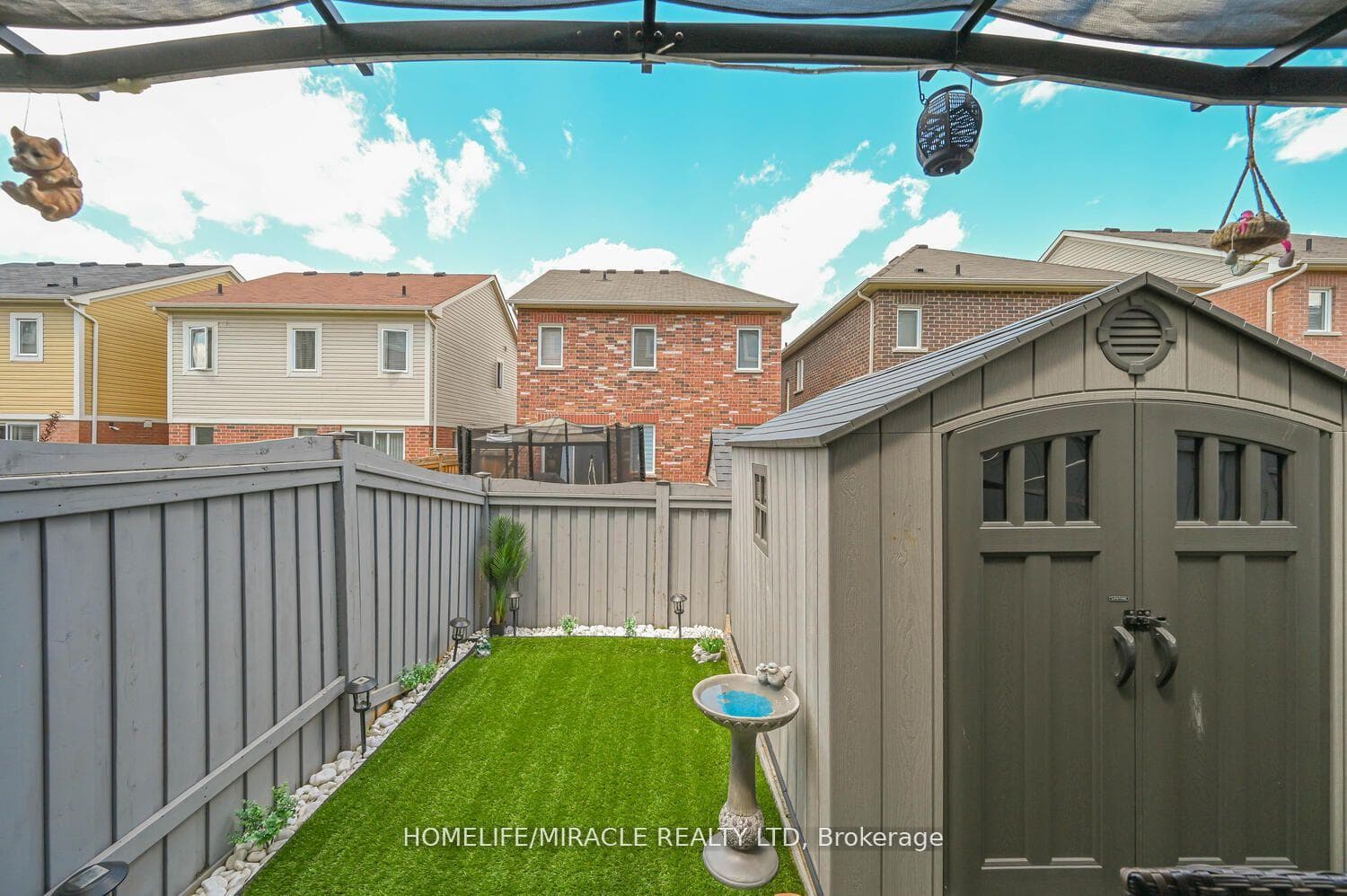 61 Bannister Crescent photo 37
