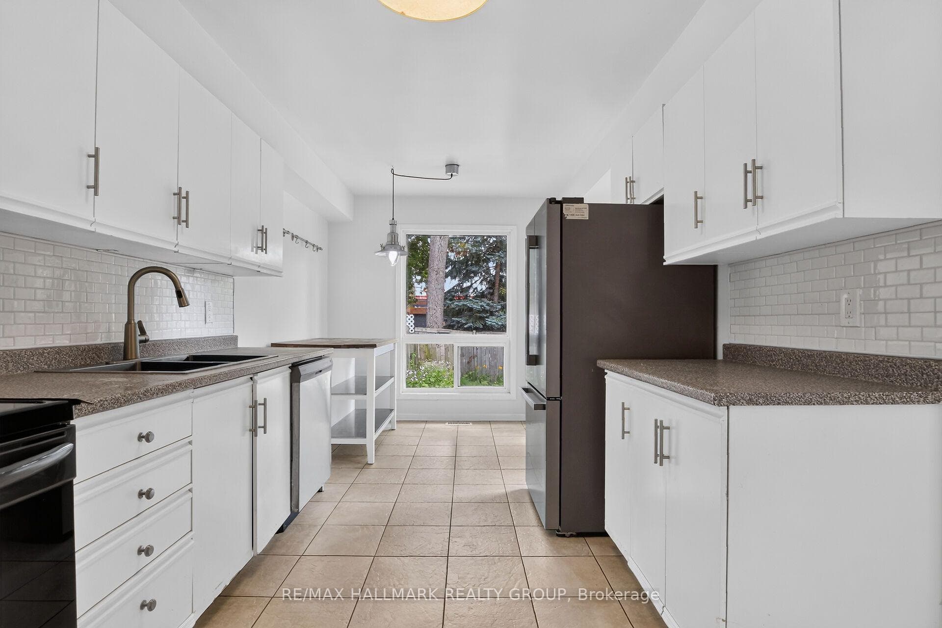 244 Huntersfield Drive photo 11
