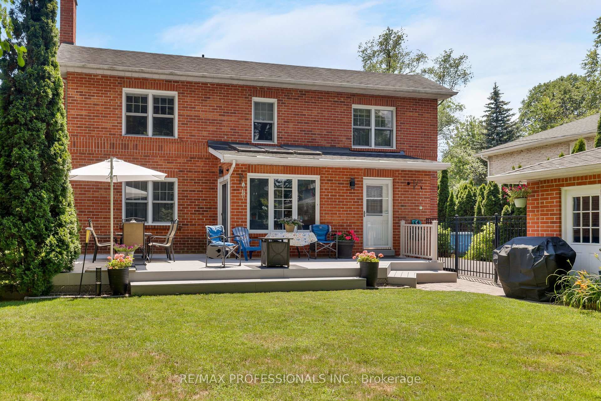 106 Rathburn Road photo 26