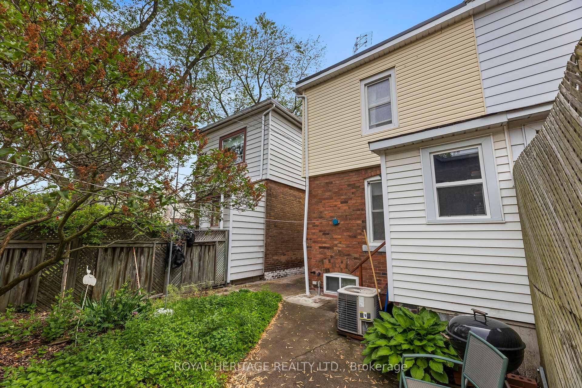 96 WOODINGTON Avenue photo 6