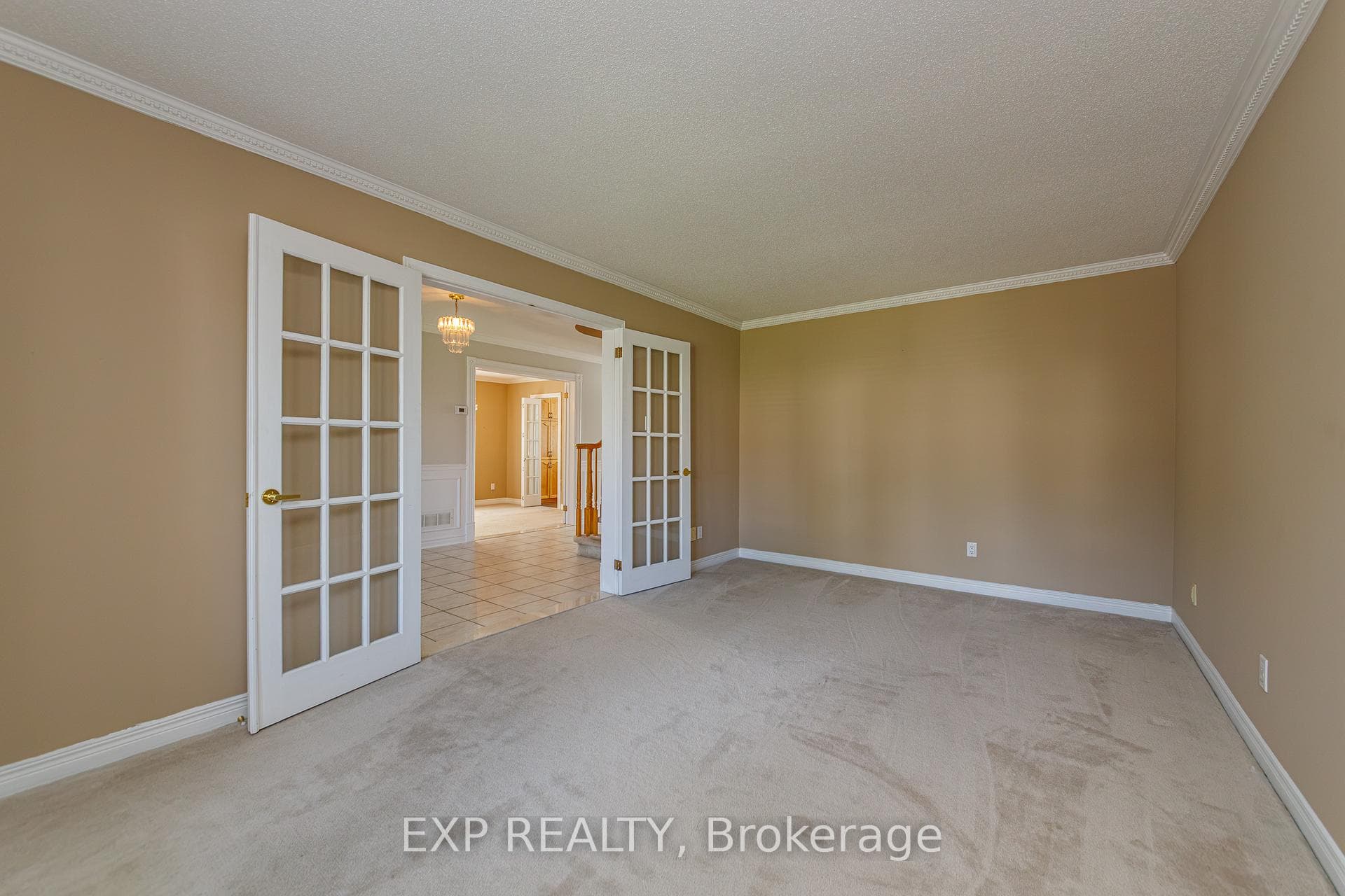 40 Newborough Crescent photo 4