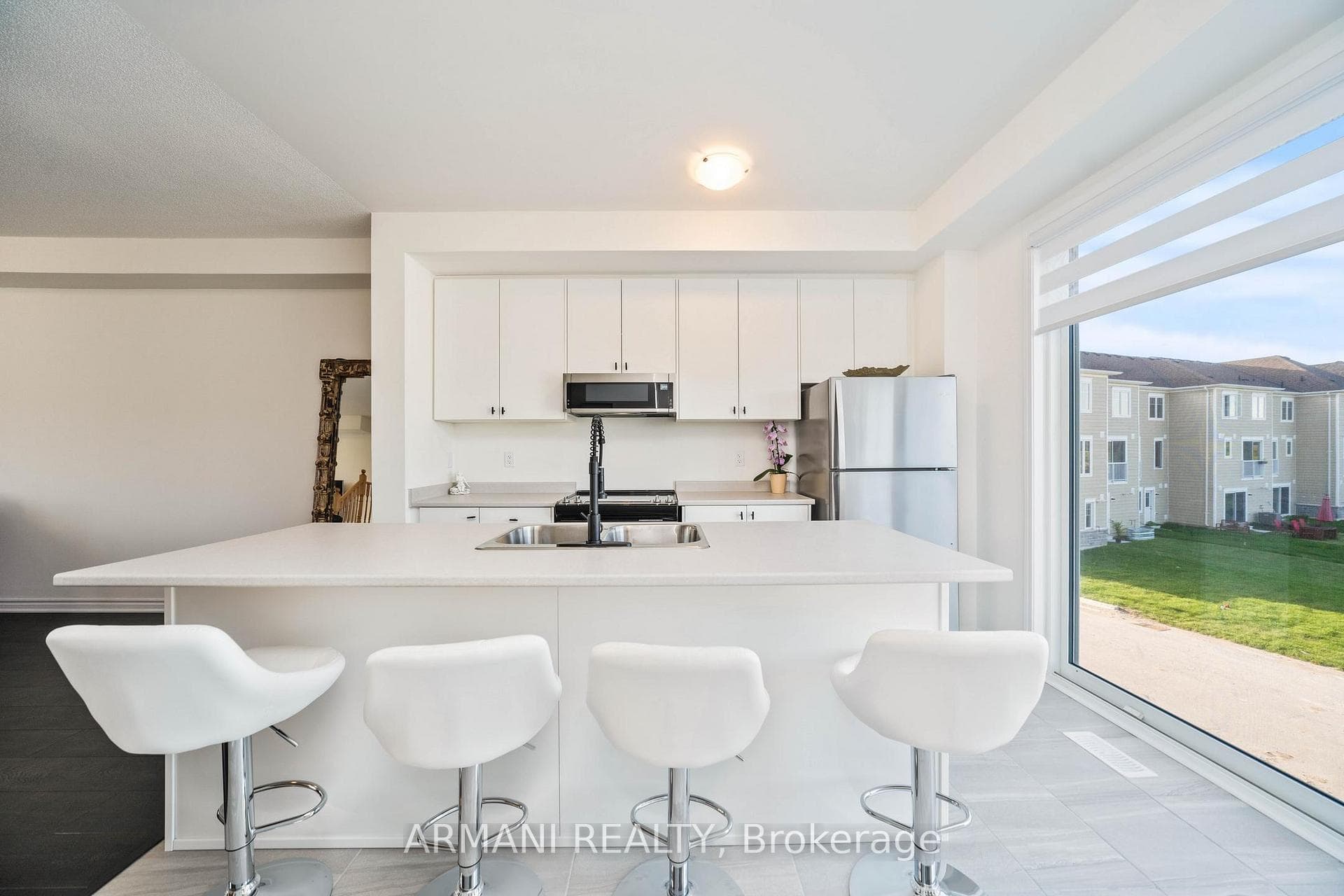 Large Breakfast Bar