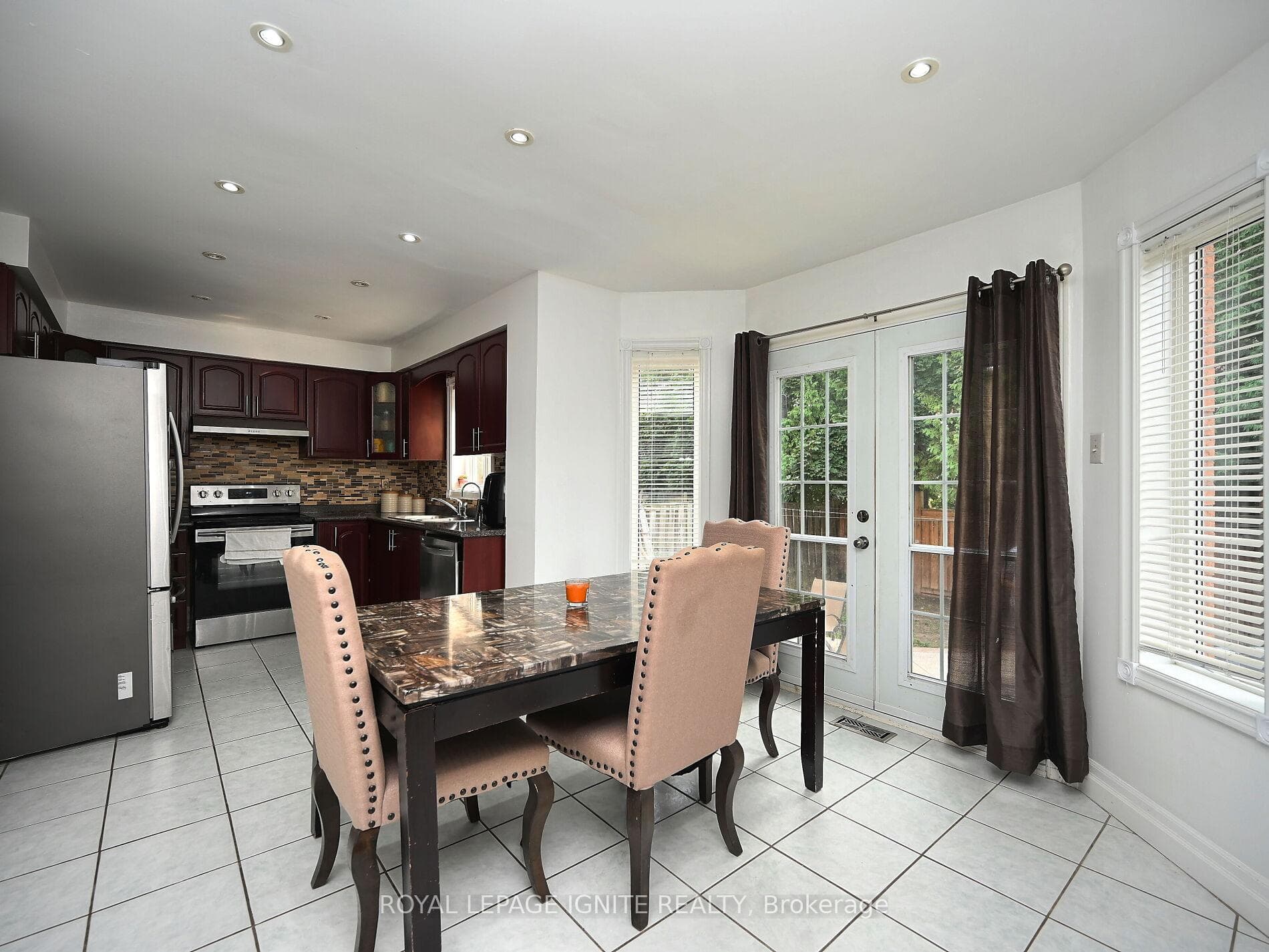 1466 Emerson Lane photo 13