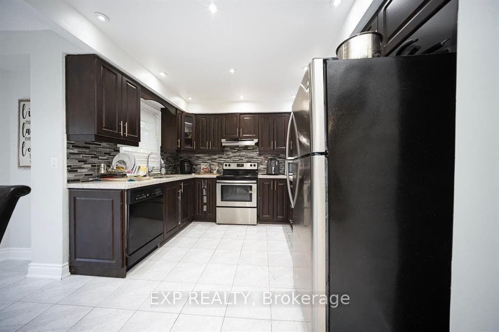 692 Huntington Ridge Drive photo 18