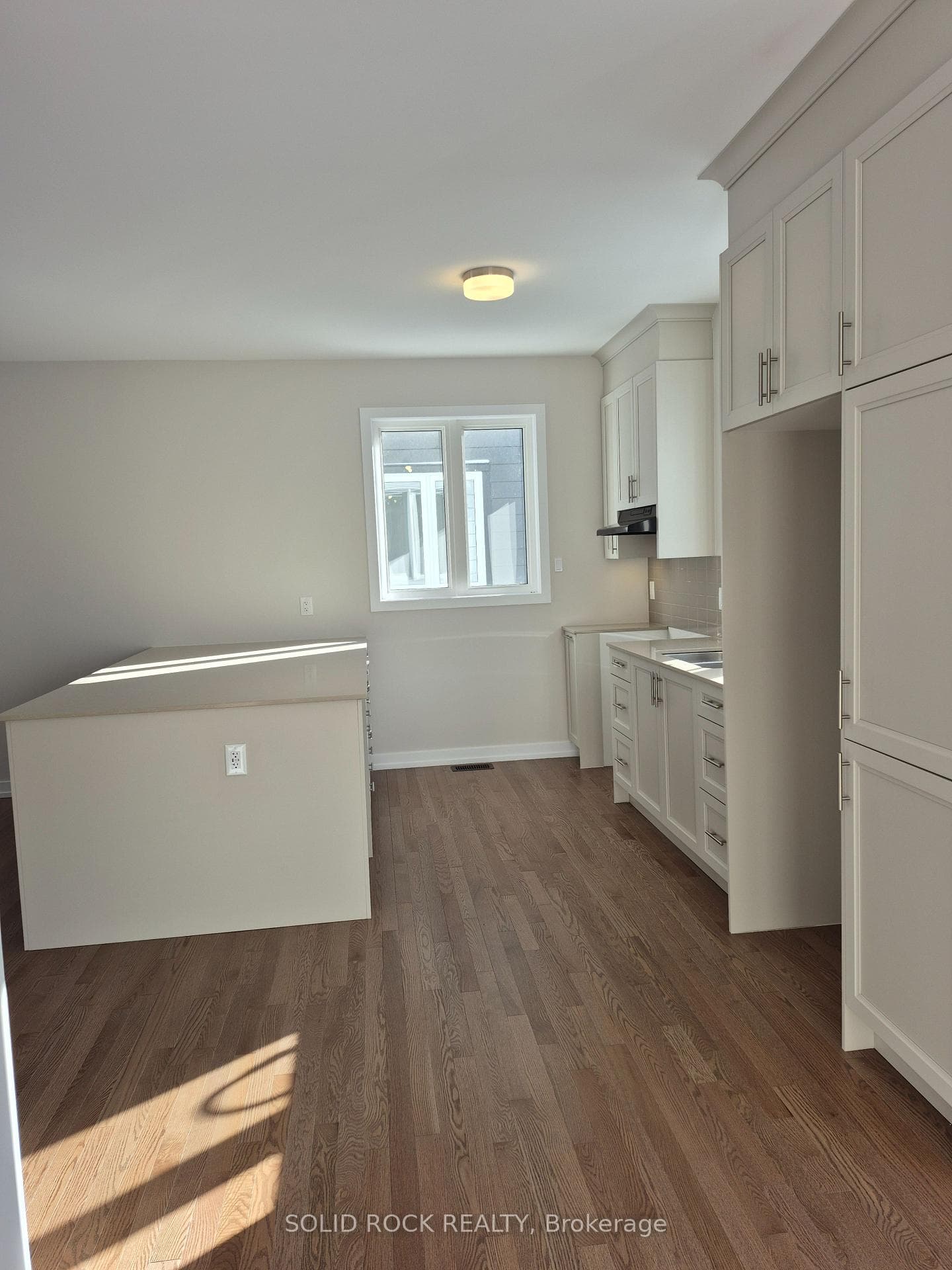 954 Seagrave Lane photo 6