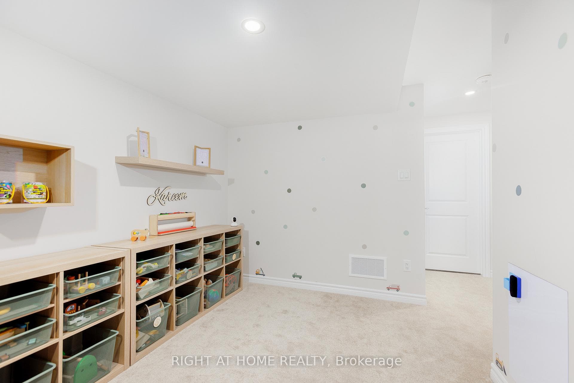 65 Esban Drive photo 34