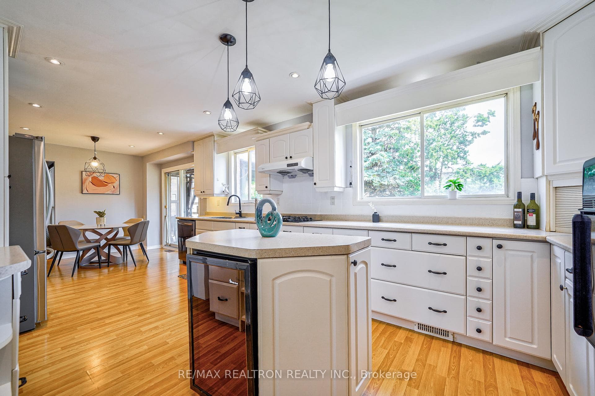 87 Riverglen Drive photo 11