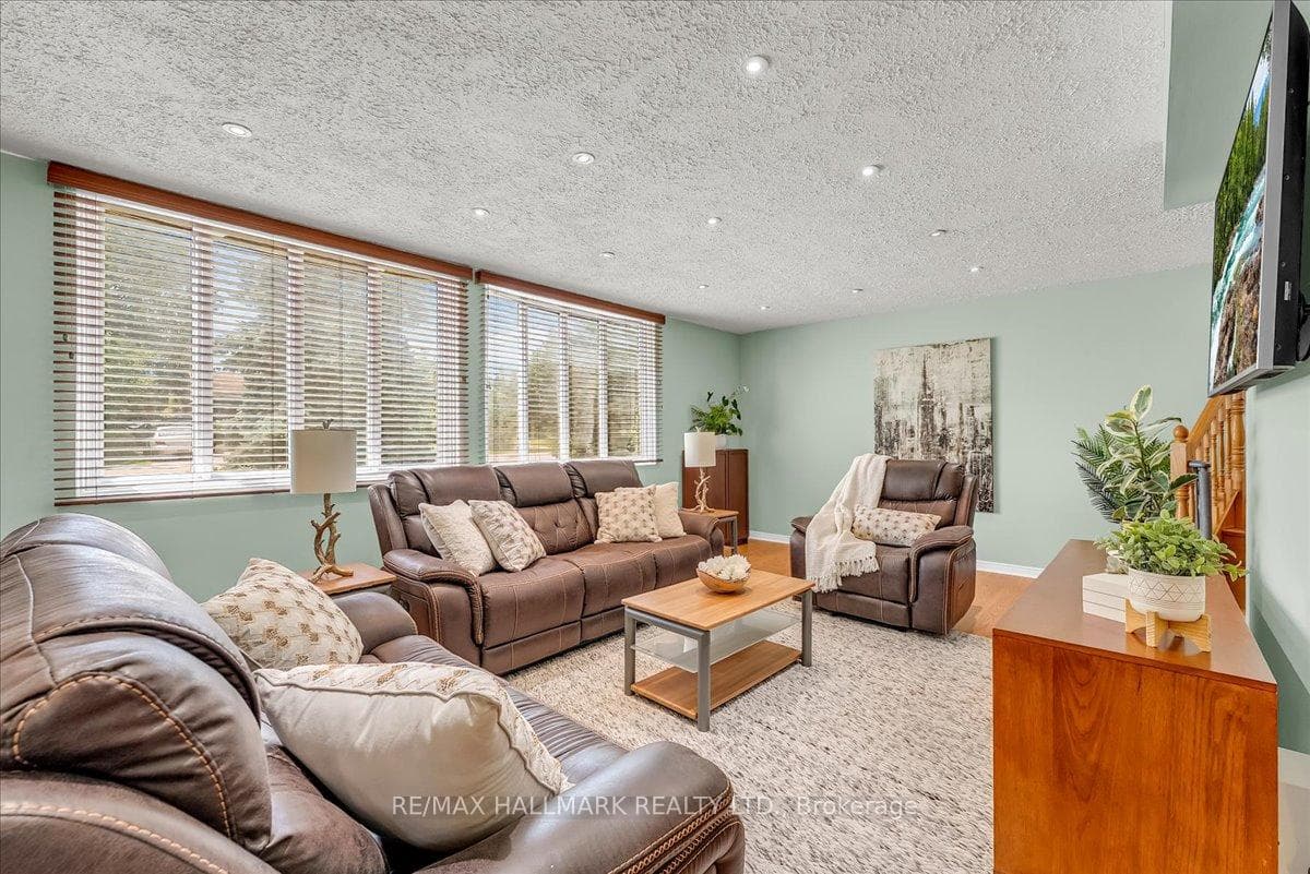 433 Seabourne Drive photo 6