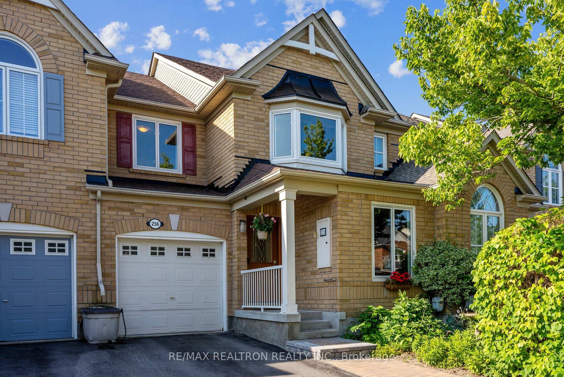 Welcome To 256 Chilcott Crescent (Townhome)