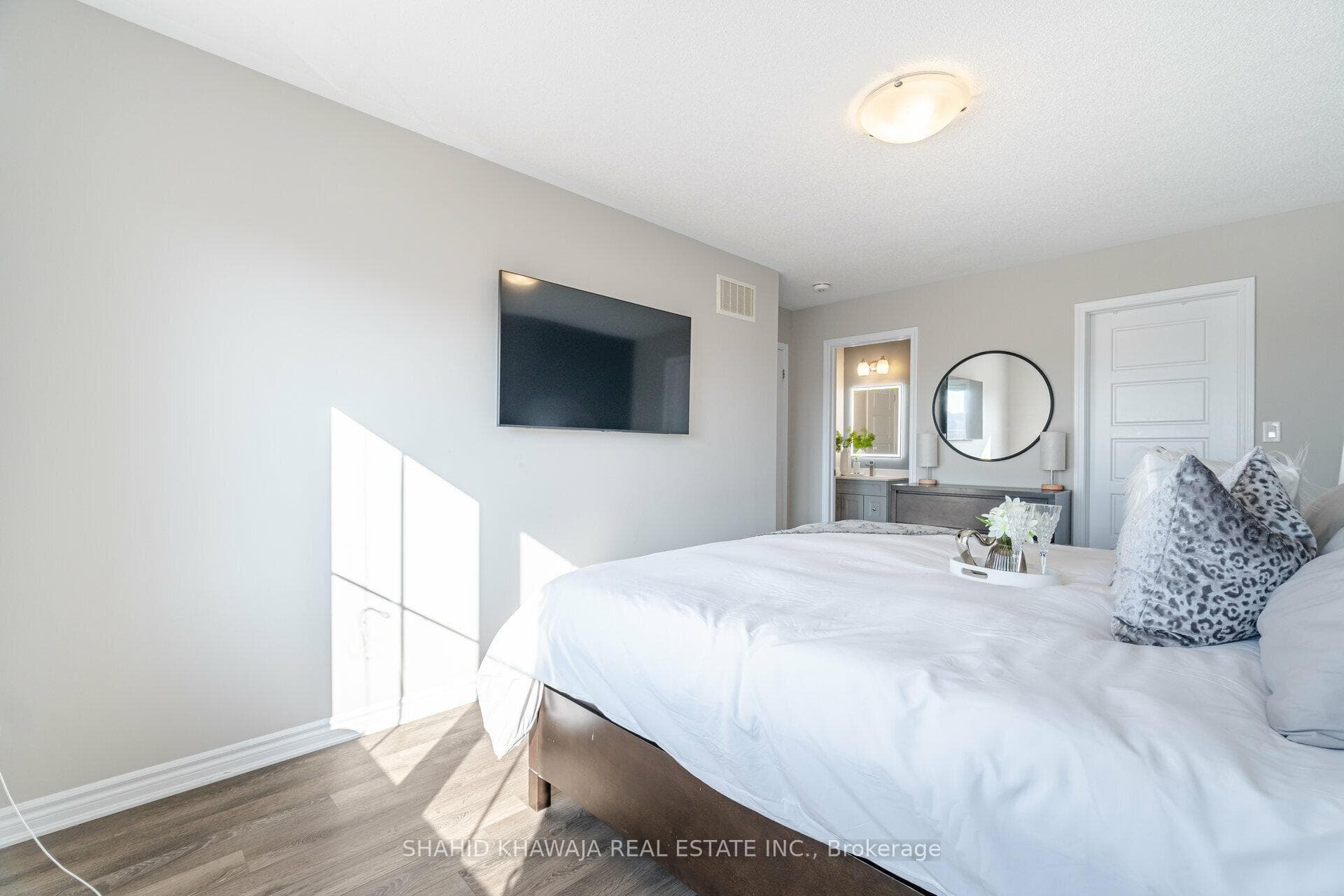 1173 Duignan Crescent photo 20