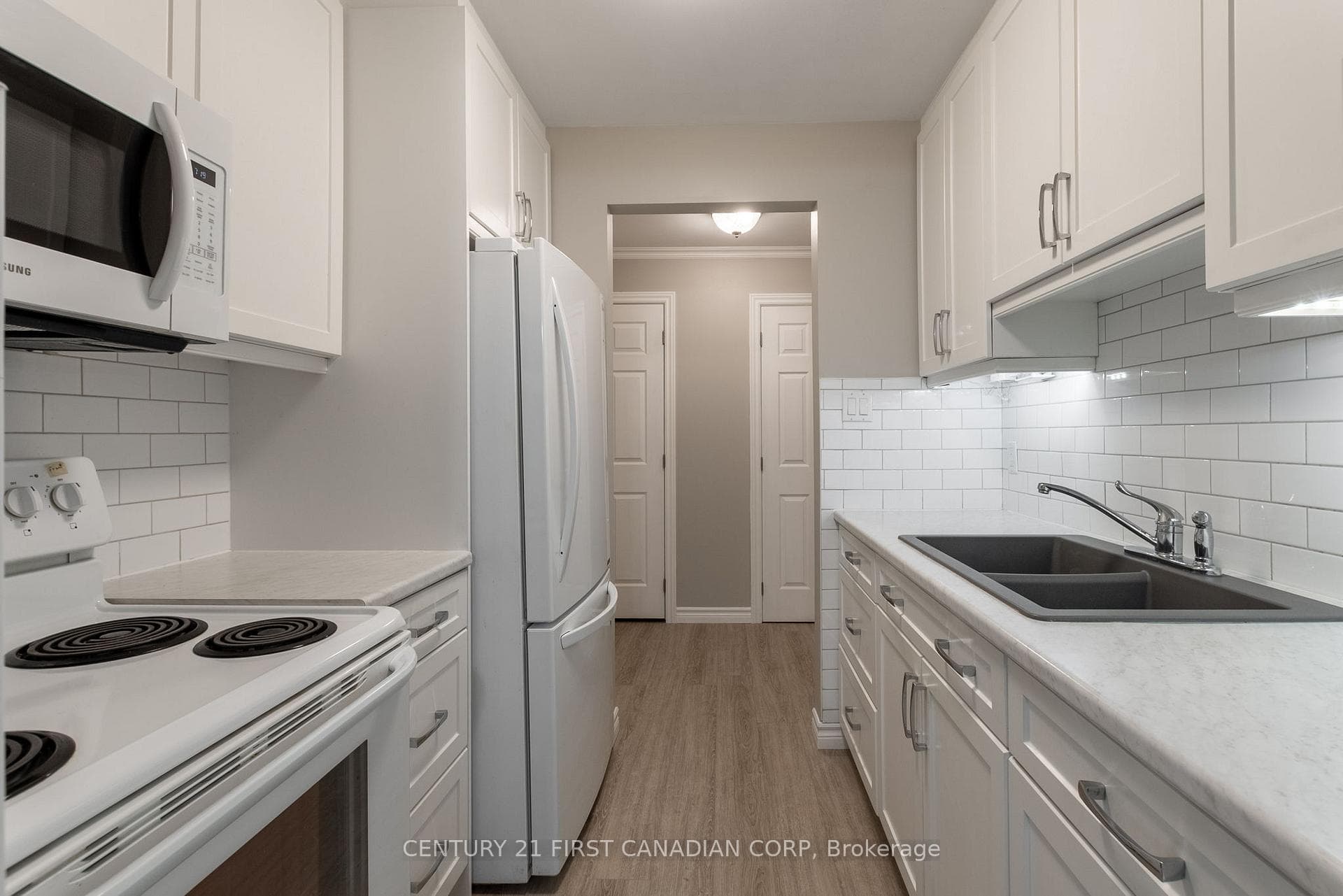 440 Wellington Street Unit 213 photo 11