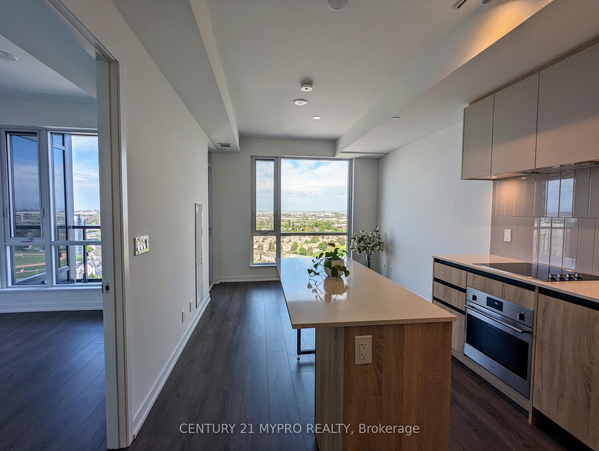7950 Bathurst Street Unit 2013 photo 5