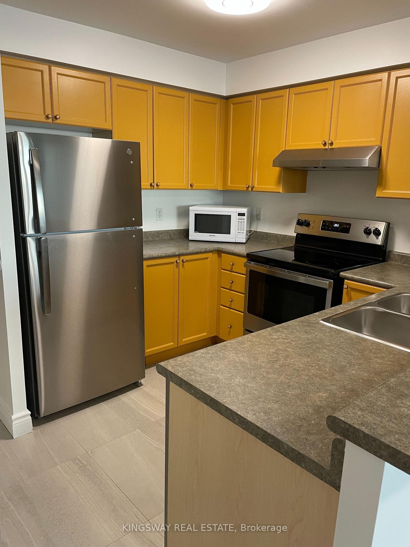2545 Erin Centre Boulevard Unit 809 photo 4