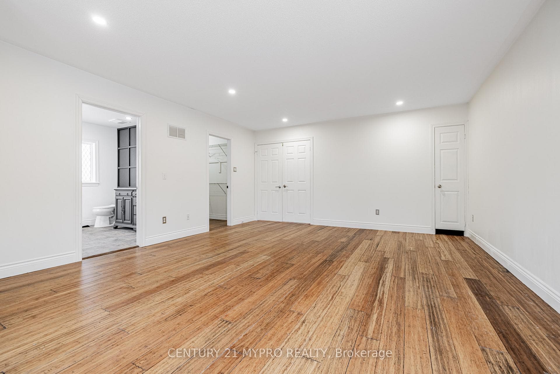 42 Mccauley Drive photo 30