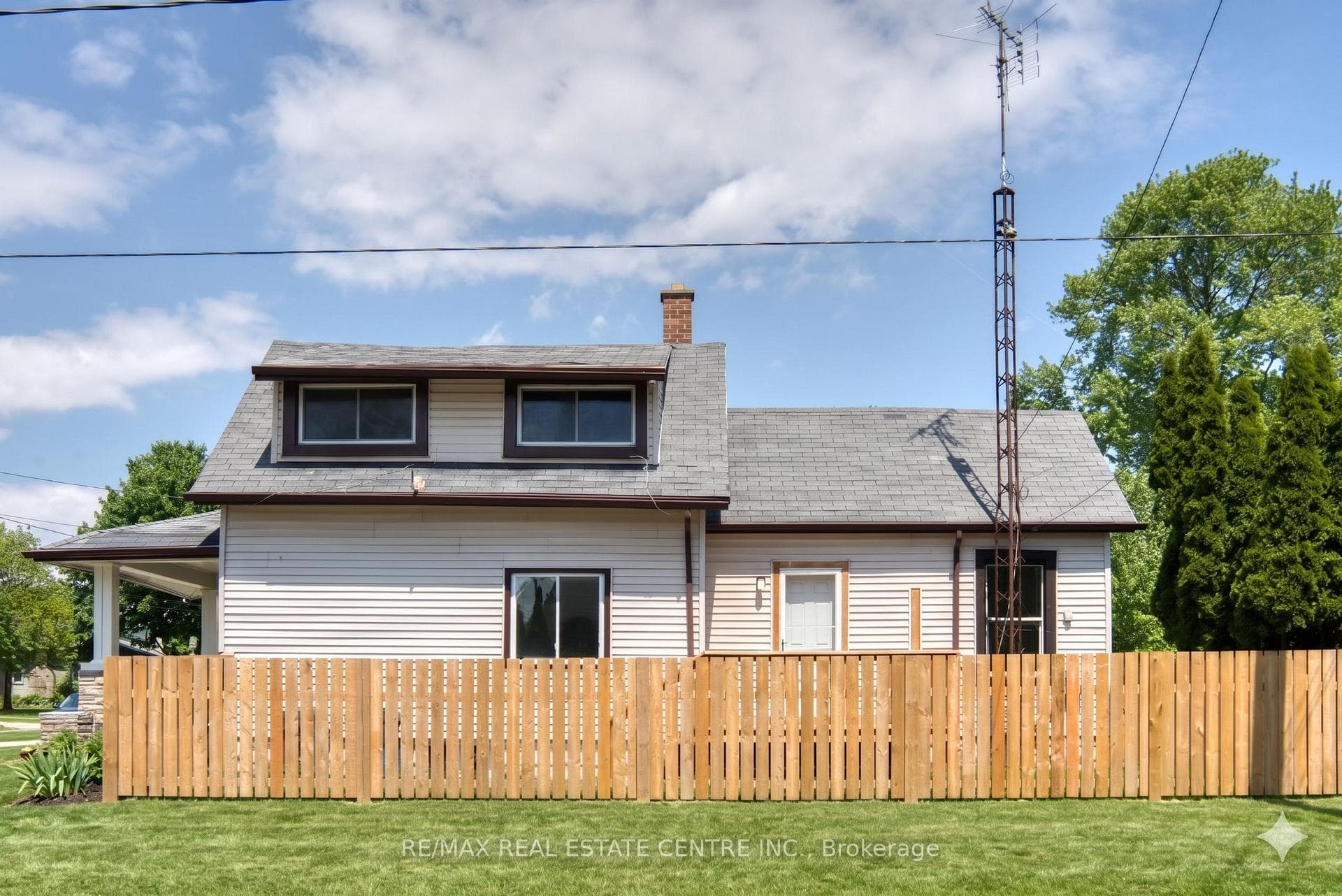 88 Lorne Avenue photo 3
