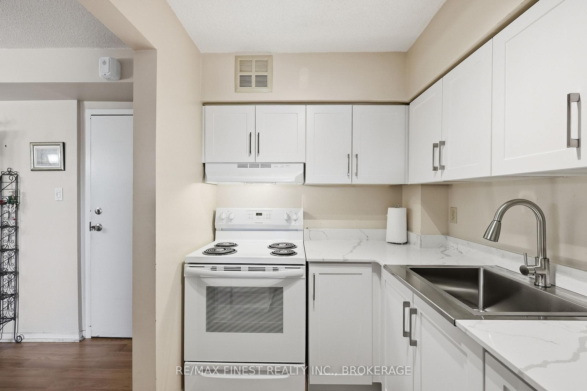 745 Davis Drive Unit 610 photo 16