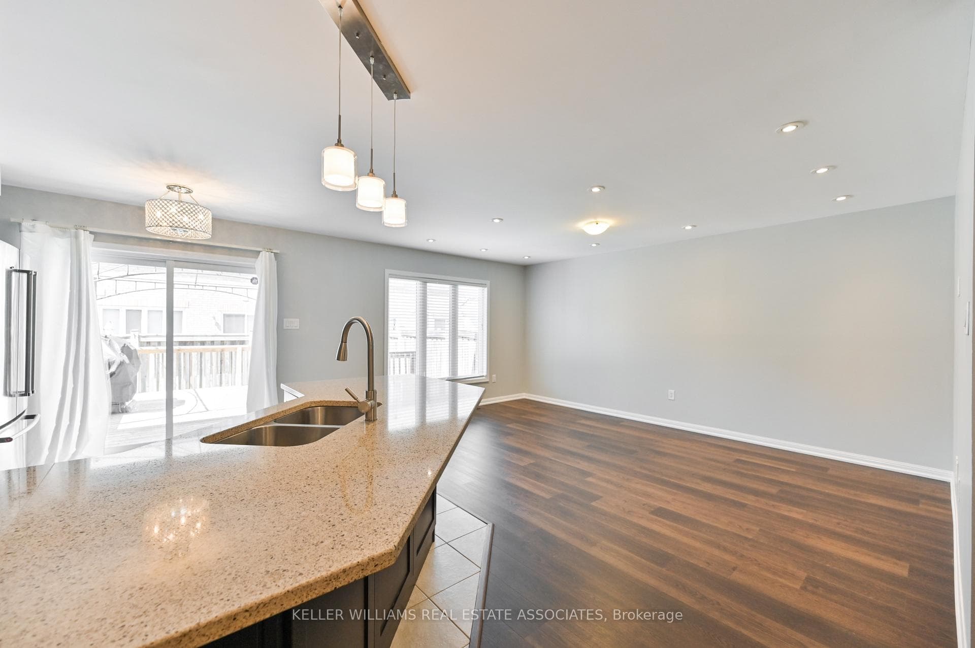 1036 Stemman Place photo 11