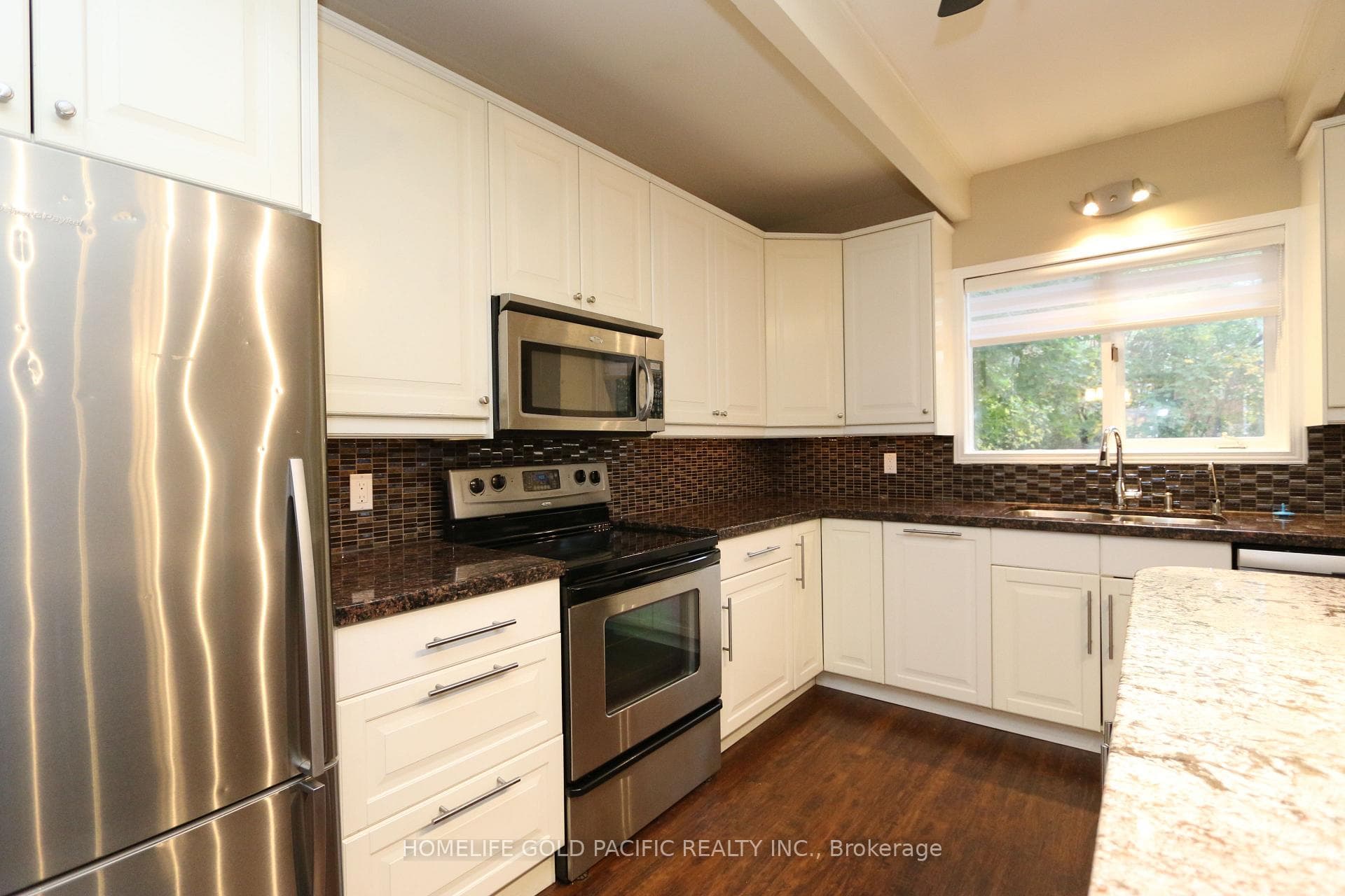 112 Anndale Drive photo 9