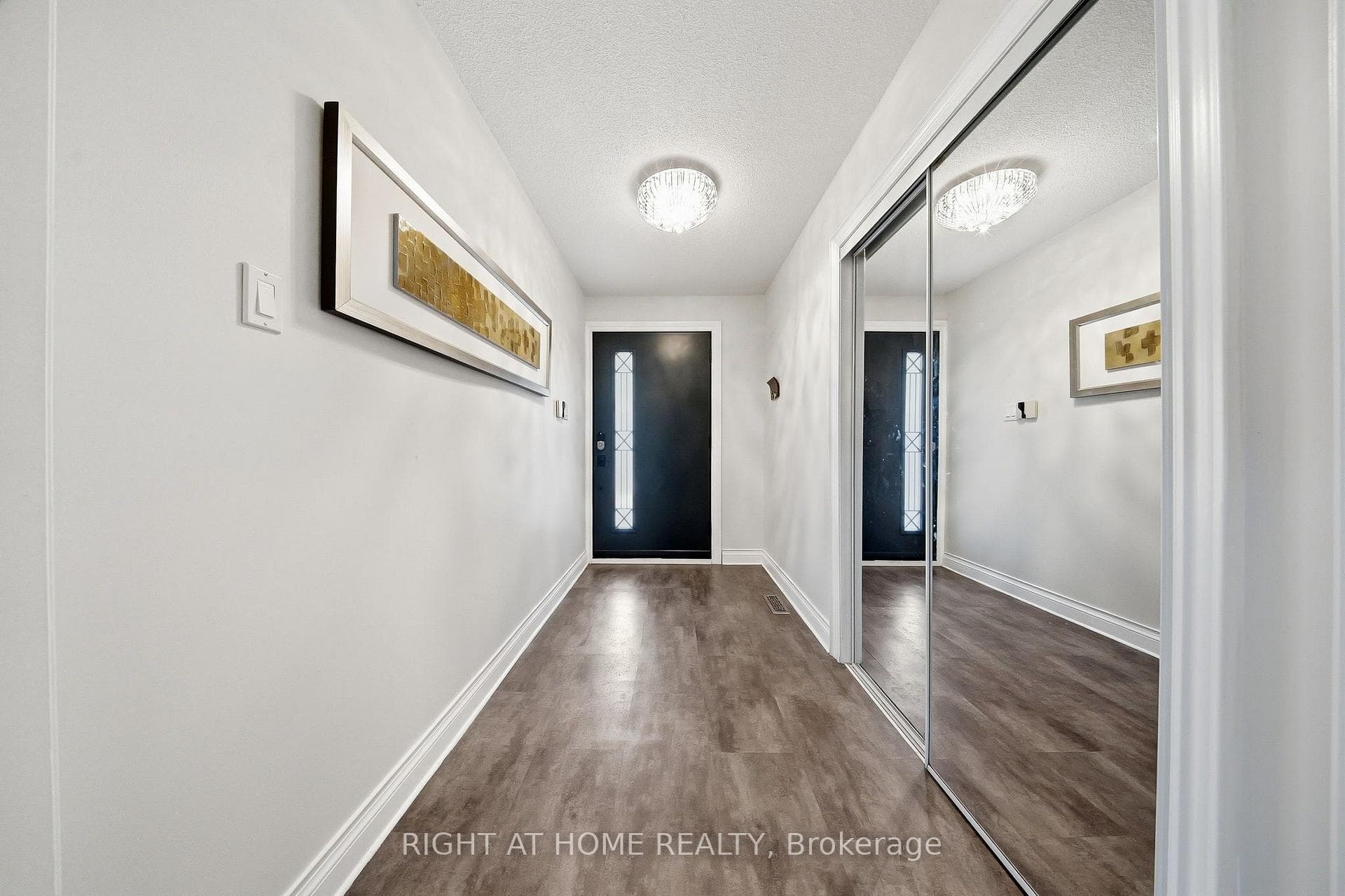 29 Sunforest Drive photo 8