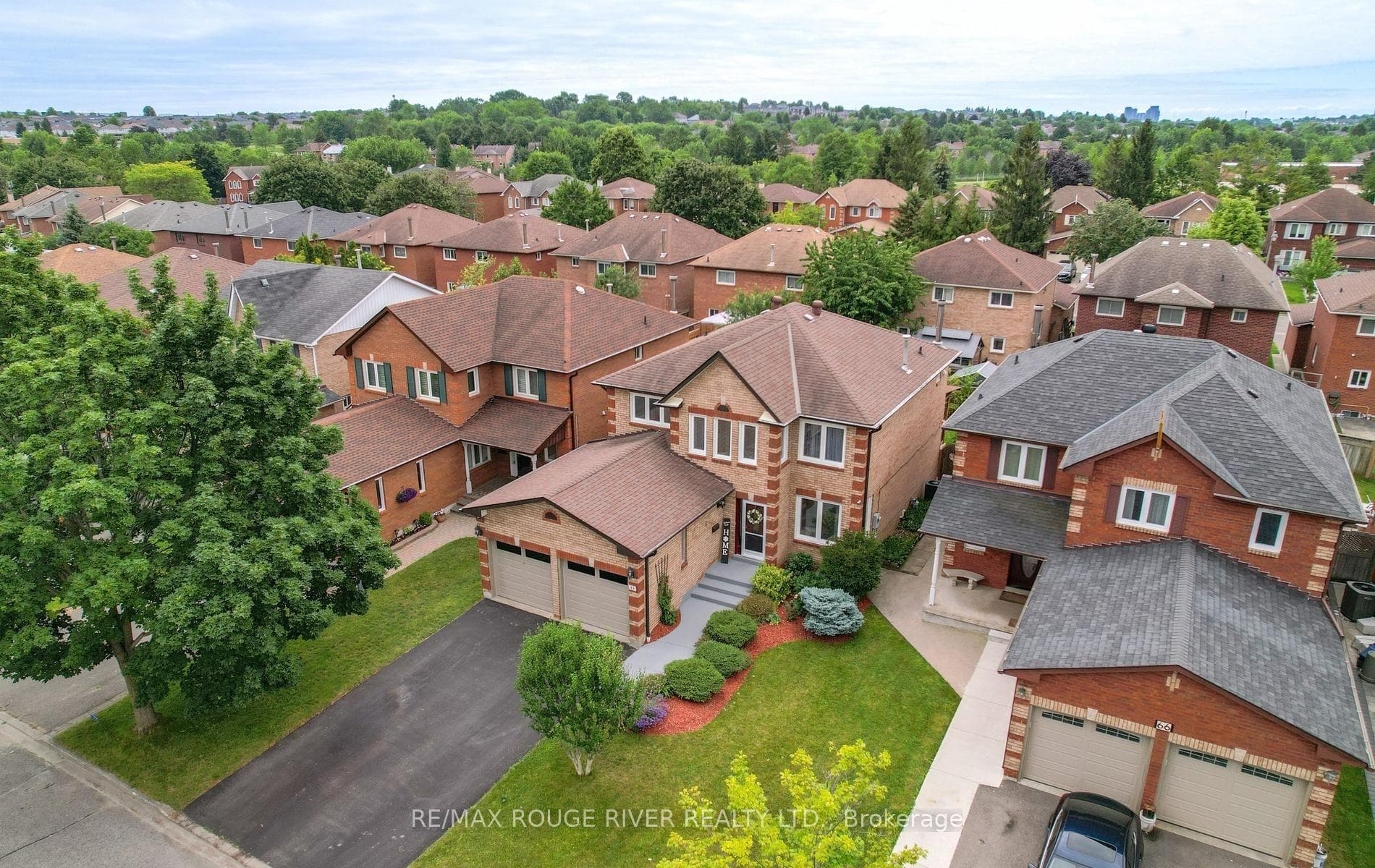 64 Keeble Crescent photo 47