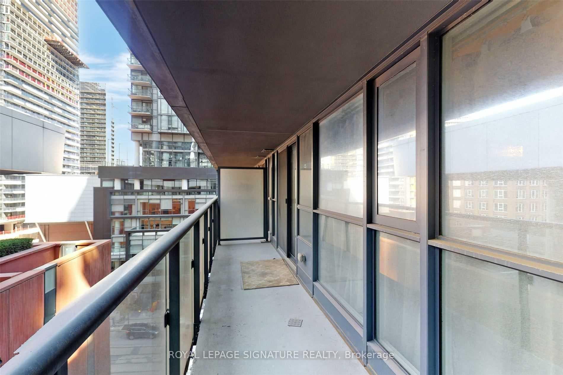 295 Adelaide Street Unit 822 photo 12