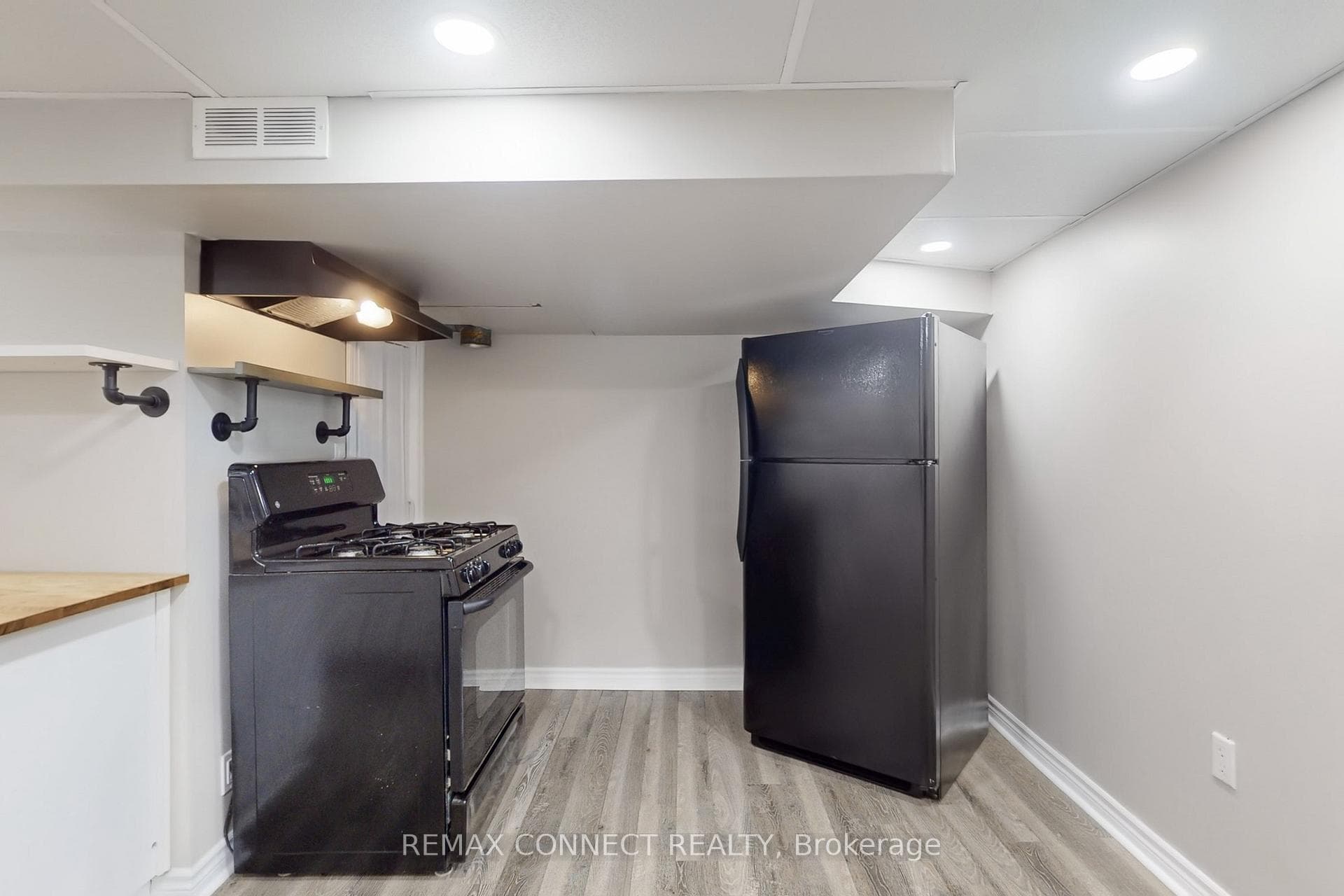 326 Rosedale Drive Unit Bsmt photo 15
