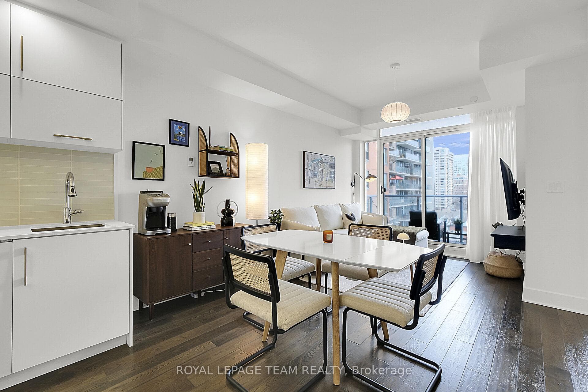 255 Bay Street Unit 709 photo 9