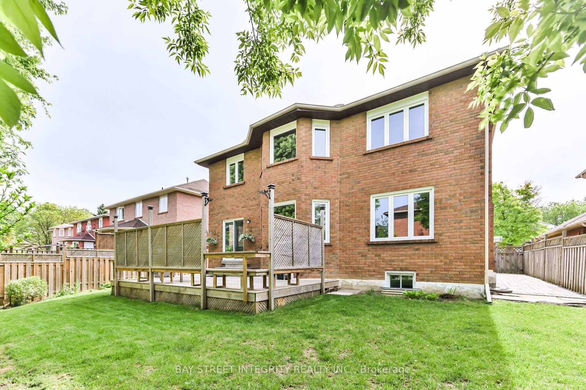35 Holbrook Court photo 40