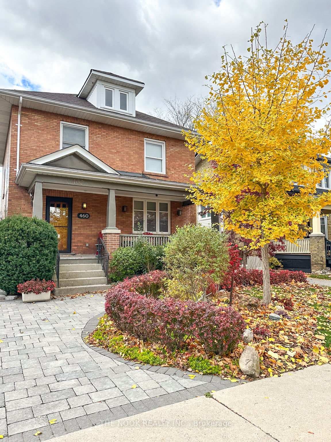 460 Masson Street photo 4