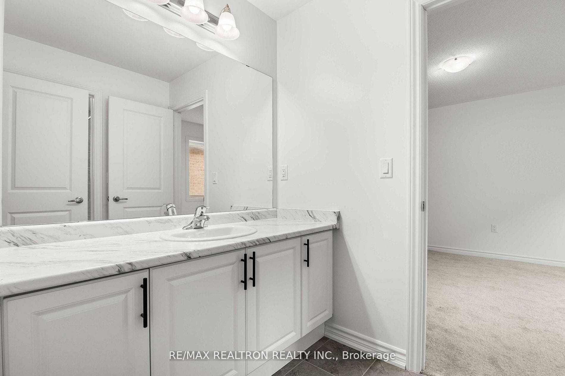 434 Vandusen Avenue photo 33