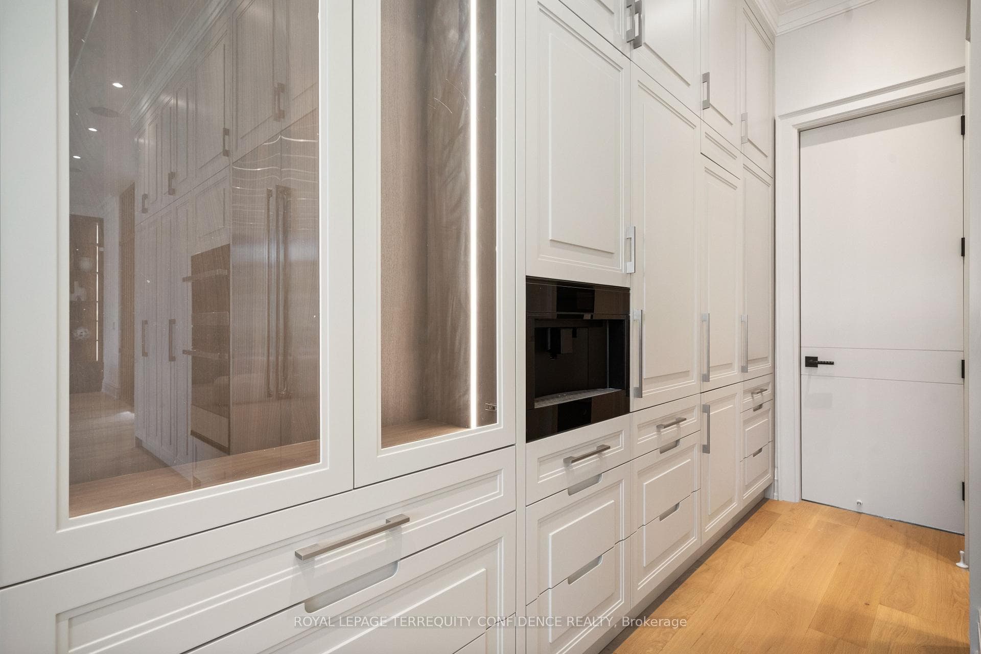 272 Horsham Avenue photo 8