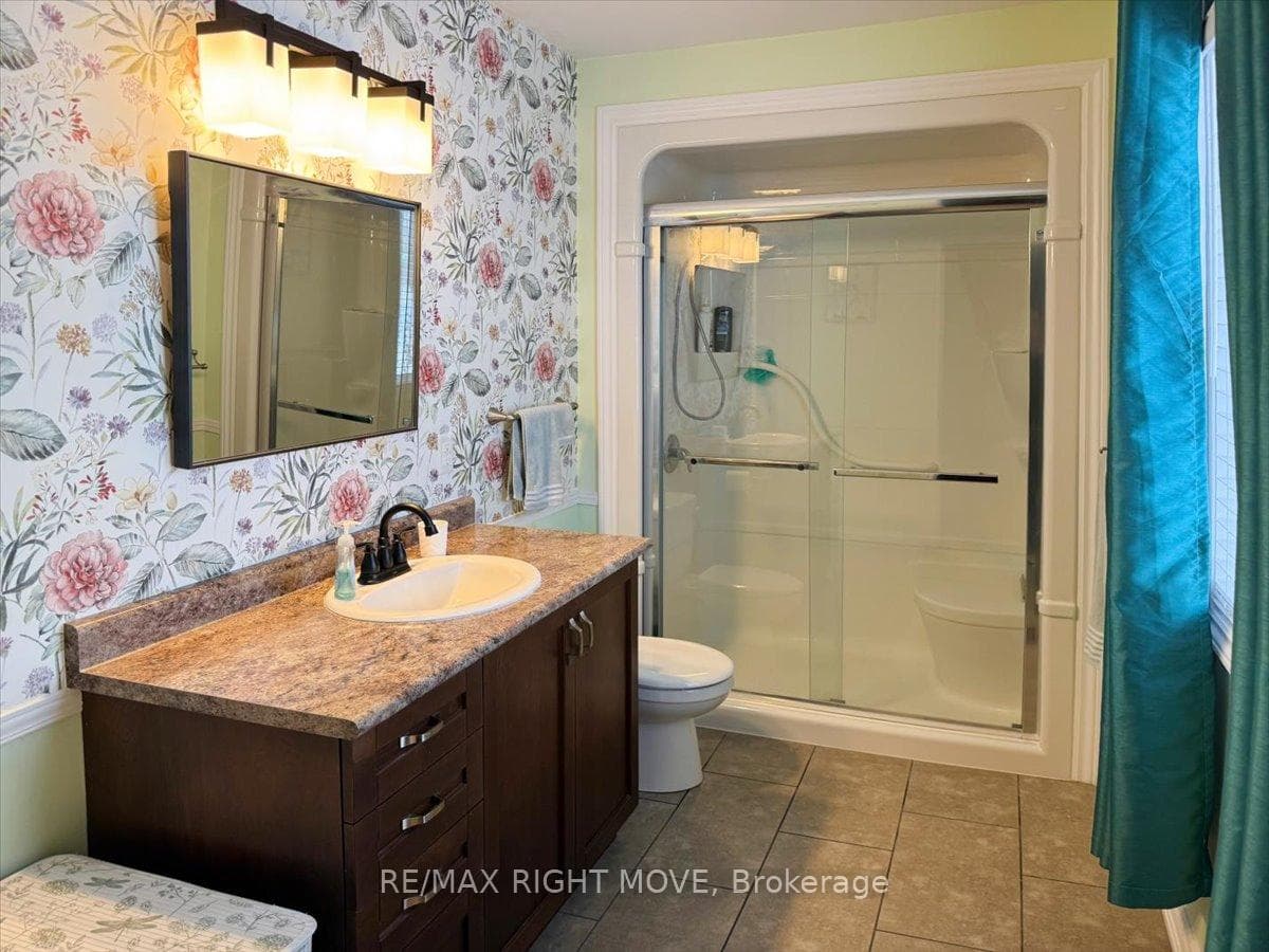 1 Sinclair Crescent photo 18